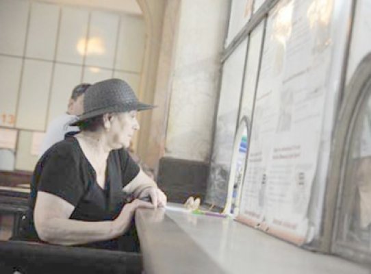 Casieriile Enel îşi trag obloanele